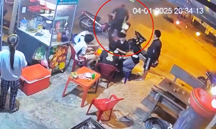 Bình Định: Phẫn nộ cảnh người đàn ông đánh bé trai lớp 7