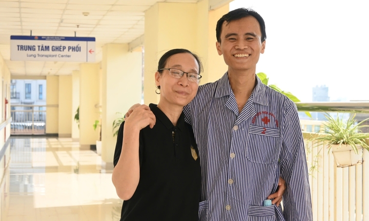 Nam bác sĩ hồi sinh nhờ lá phổi người lạ