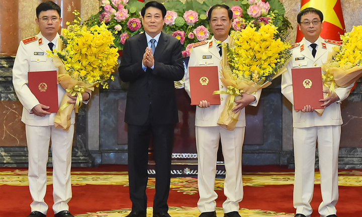 Chủ tịch nước trao quyết định bổ nhiệm 2 Phó Viện trưởng VKSND Tối cao