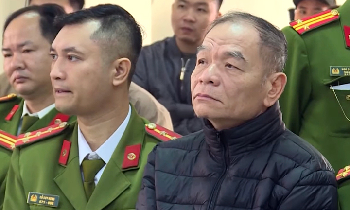 Bị cáo Lê Thanh Vân khai doanh nghiệp 'dúi' phong bì để cảm ơn