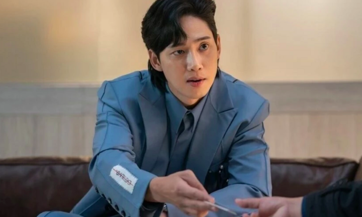 Sao Hàn 9/1: Sao 'The Glory' bật khóc khi thanh minh chuyện đăng ảnh nhạy cảm