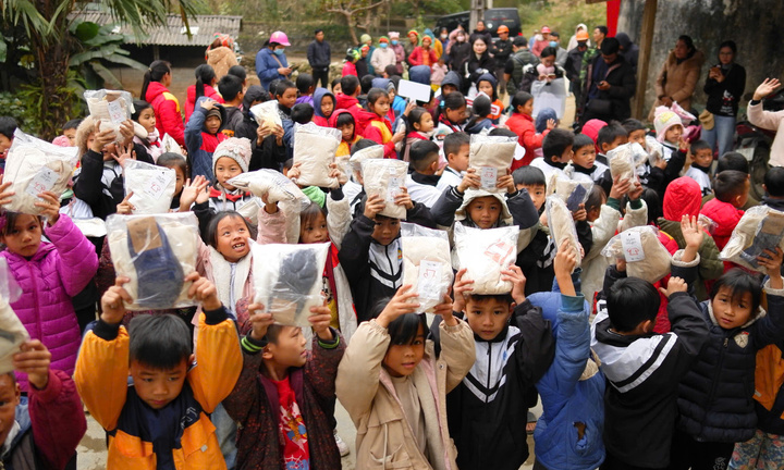 Ninja Van Việt Nam chuyên chở thành công 676 kiện hàng mặc ấm