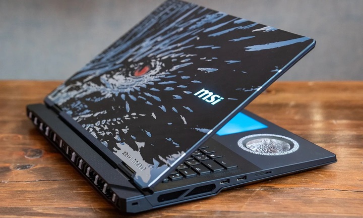 Laptop cao cấp với họa tiết rồng vẽ tay, giá gần 130 triệu đồng tại CES 2025