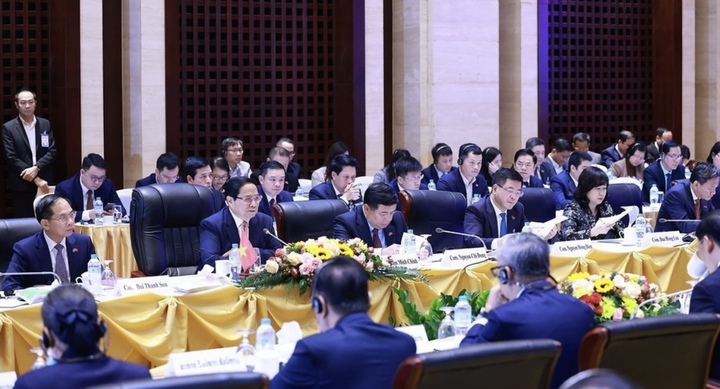 Thủ tướng Việt Nam - Lào đồng chủ trì Kỳ họp Ủy ban liên Chính phủ hai nước