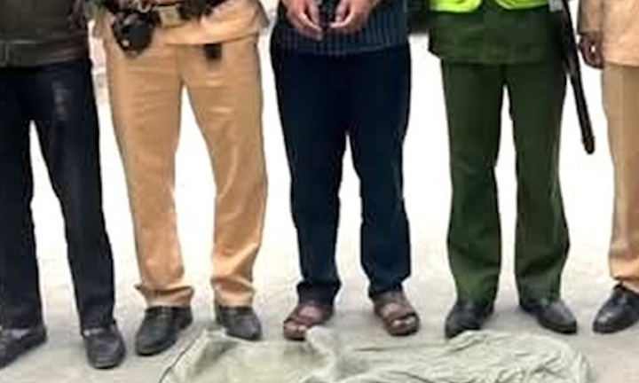 Cảnh sát nổ súng bắt xe chở ma túy ở Nghệ An