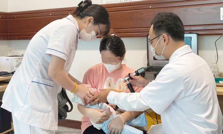 Không khí ‘rất xấu’, người Hà Nội ám ảnh với bệnh hô hấp