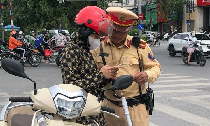 Các loại giấy tờ được CSGT kiểm tra khi dừng xe từ năm 2025