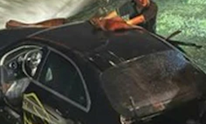 Hiện trường vụ ô tô chở 5 người lao xuống biển Nha Trang lúc rạng sáng