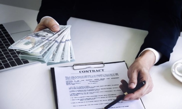 Ngân hàng có được bán bảo hiểm liên kết đầu tư kèm khoản vay?