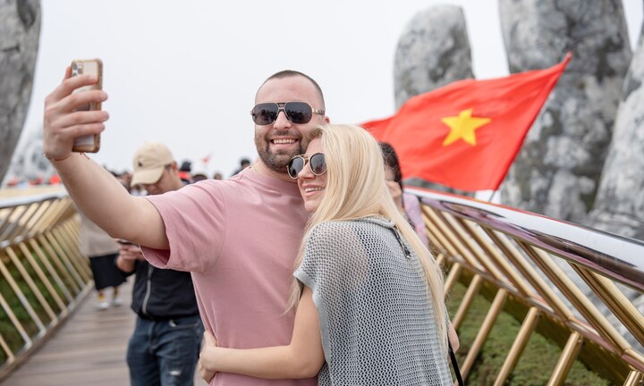 Đến Đà Nẵng, Phú Quốc 'ăn Tết' theo cách riêng