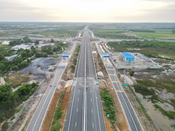 Diện mạo cao tốc Bến Lức - Long Thành trước ngày thông xe tạm thời