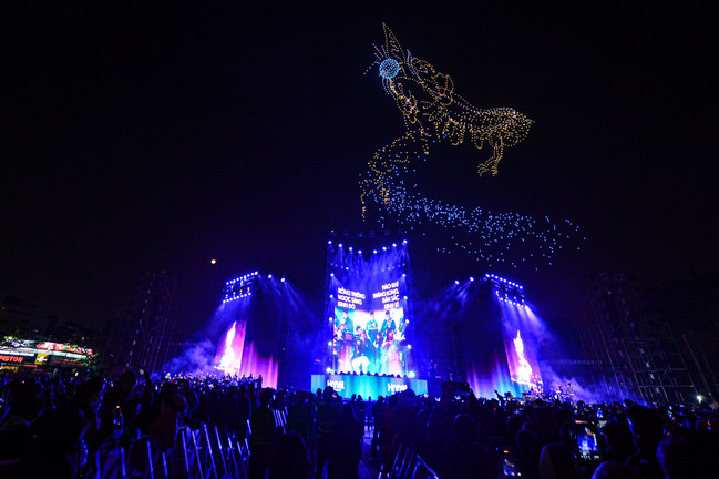 2025 drone light tái hiện hình ảnh Rồng thời Lý trên bầu trời Hà Nội