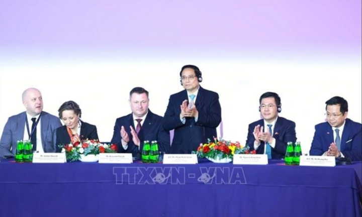 Thủ tướng kêu gọi doanh nghiệp Ba Lan đầu tư vào Việt Nam để cùng chiến thắng