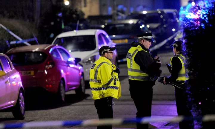 Pháo hoa nổ tán loạn giữa đường làm chết một thanh niên 21 tuổi