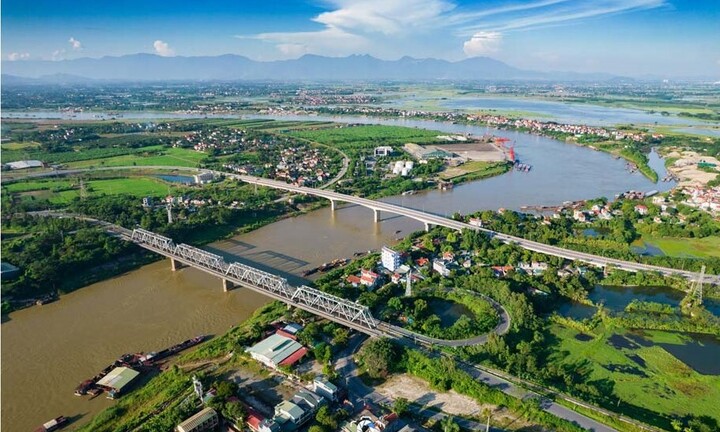 Tỉnh thành nào có cây cầu đi ngược?