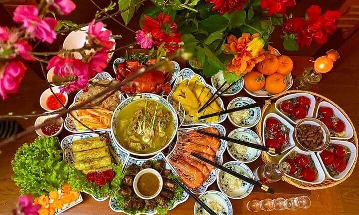 Cần chuẩn bị gì cho mâm cỗ cúng giao thừa Tết Ất Tỵ 2025?