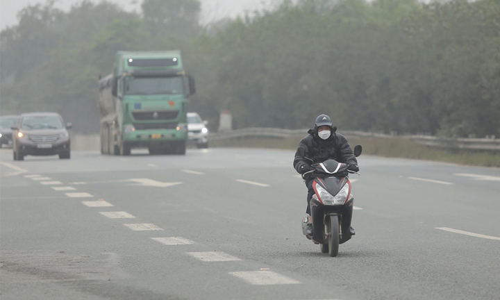 Lái xe máy vào đường cao tốc bị phạt bao nhiêu tiền?