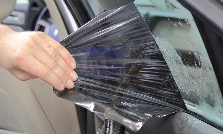 Cách gỡ bỏ decal ô tô không gây trầy xước