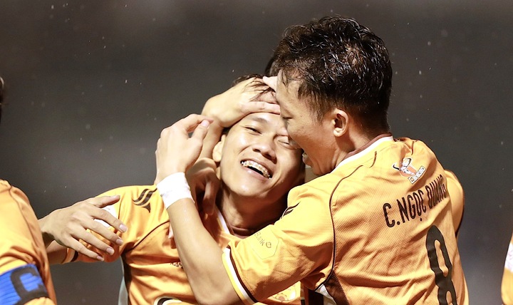 VFF phạt nặng HAGL