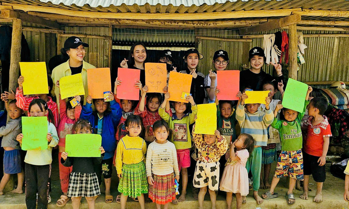 Tết này du lịch tình nguyện, vừa ngắm cảnh đẹp vừa sẻ chia