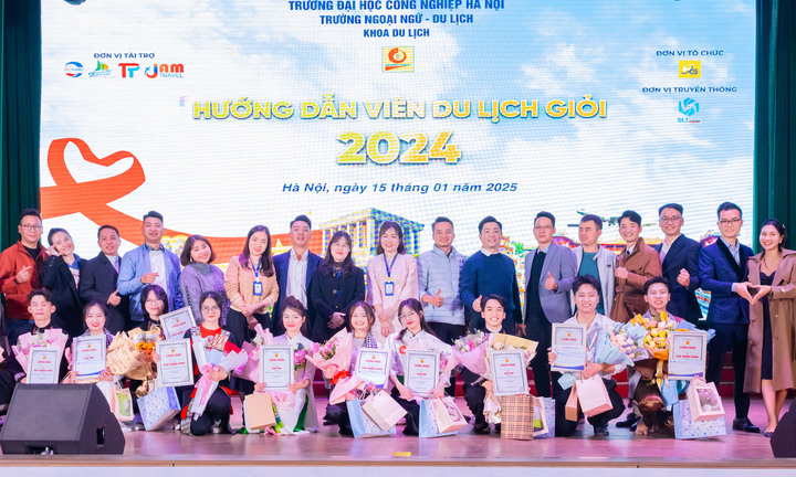 Sinh viên ĐH Công nghiệp Hà Nội chinh phục sân chơi hướng dẫn viên du lịch giỏi