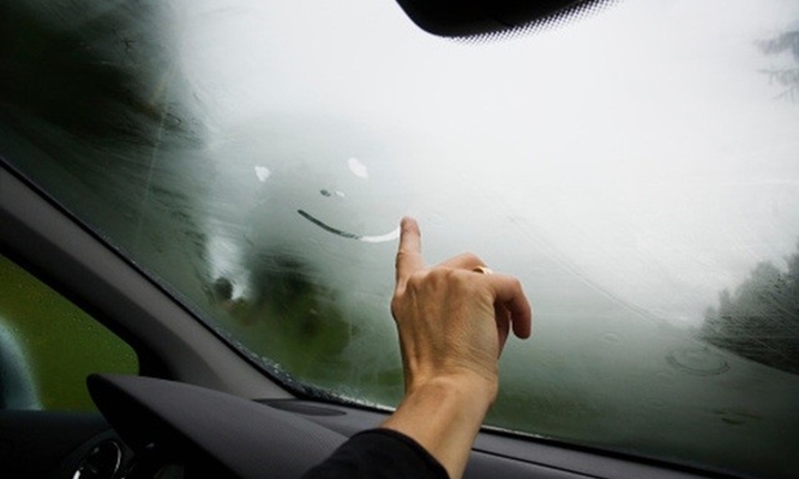 Cách giảm nồm ẩm hữu hiệu bên trong xe