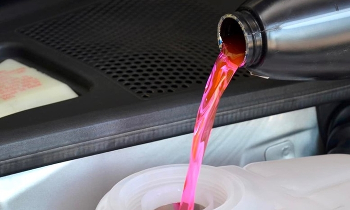 Nguyên nhân khiến nước làm mát ô tô bị hao hụt