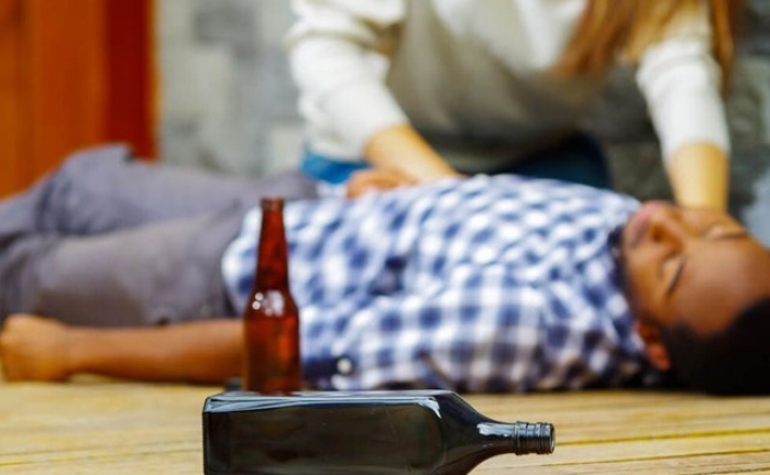 Dấu hiệu và cách xử trí ngộ độc rượu 