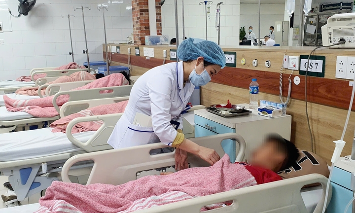 32 học sinh uống nhầm thuốc diệt chuột, có trẻ bị tổn thương não, tim