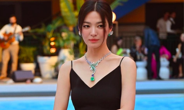 Sao Hàn 24/1: Song Hye Kyo tiết lộ bí quyết giảm cân, Rosé gặp 'sóng gió'