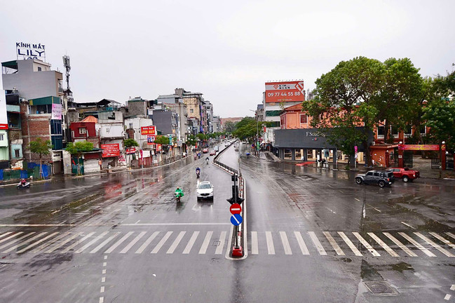 Cảnh khác lạ tại các 'điểm đen' giao thông Hà Nội sáng 27 Tết