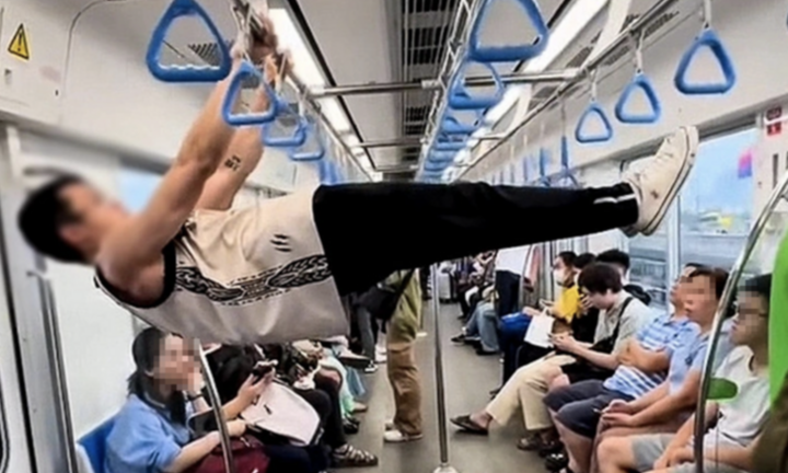Đề nghị công an xử lý nam thanh niên hít xà đơn trên Metro số 1