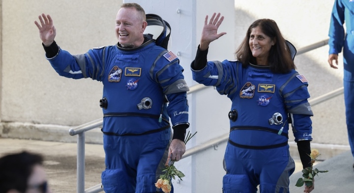 Ông Trump yêu cầu tỷ phú Elon Musk giải cứu phi hành gia mắc kẹt