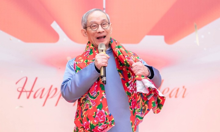 Chuyện về ông giáo già nhận nuôi trẻ mồ côi Làng Nủ