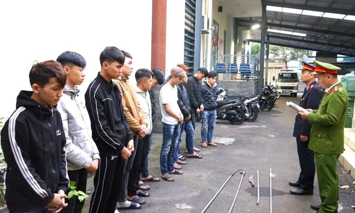 Bắt nhóm thanh thiếu niên hỗn chiến trong đêm Giao thừa