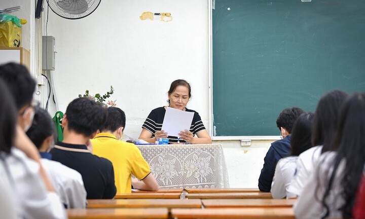 Những trường hợp không được phép dạy thêm theo quy định mới