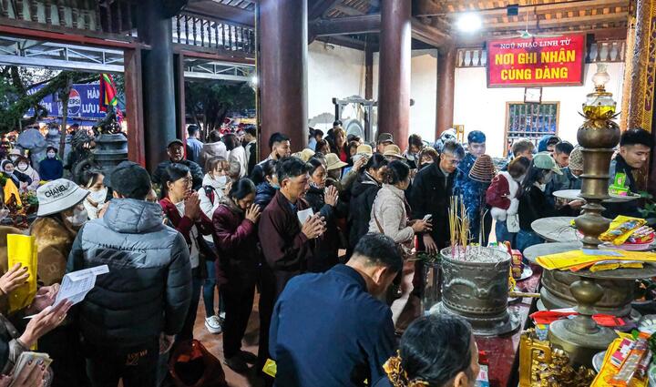 Kiệt sức vì KPI 'đè trĩu cổ' nhưng công ty vẫn bắt đi du xuân, lễ đền đầu năm