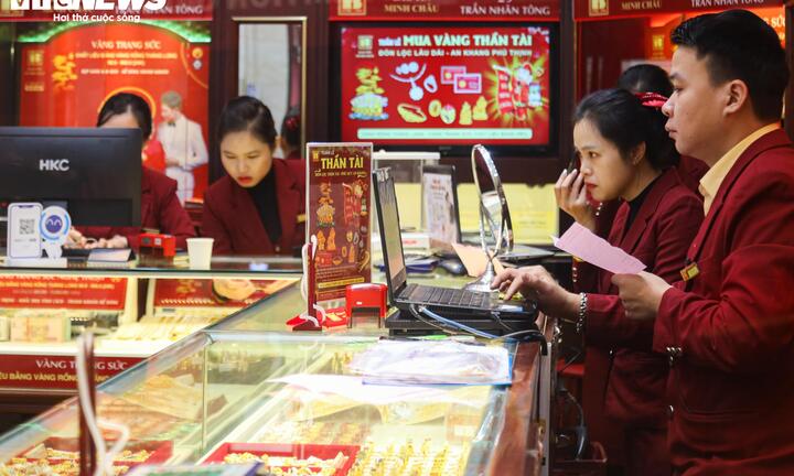 Ngày vía thần Tài, giá vàng quay đầu tăng sau phiên giảm 'sốc'