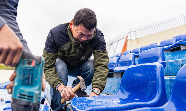 Sân Thanh Hóa chi tiền tỷ lắp ghế ngồi cho cổ động viên