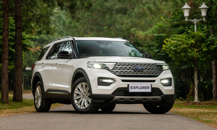 Loạt xe gầm cao giảm giá cả trăm triệu ngay sau Tết