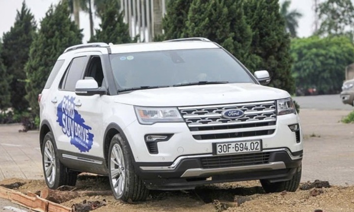 Hơn 4.000 xe Ford Explorer bị triệu hồi do lỗi trụ A