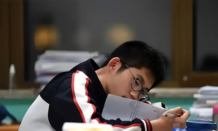 Được người nhặt rác nuôi, nam sinh đỗ đại học số 1 châu Á