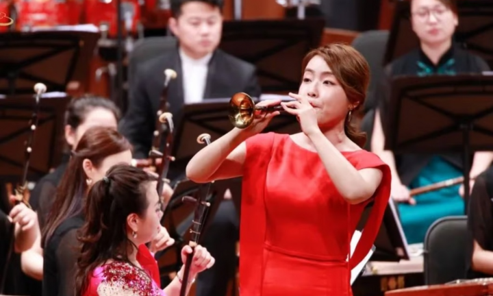 Từ cô bé bị ép học nhạc cụ đến tiến sĩ kèn suona đầu tiên của Trung Quốc