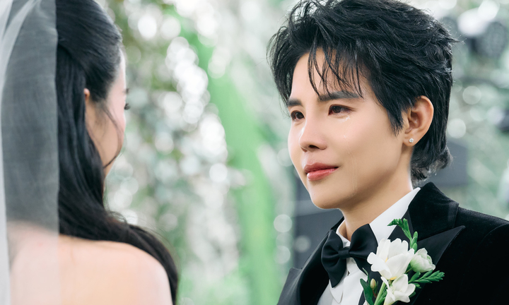 Vũ Cát Tường rơi lệ ở lễ thành đôi: 'Muốn yêu thương, bảo vệ em đến khi già đi'