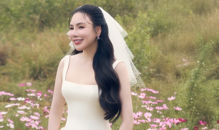 Hồ Quỳnh Hương: Hát đơn giản là điều khó nhất tôi từng làm