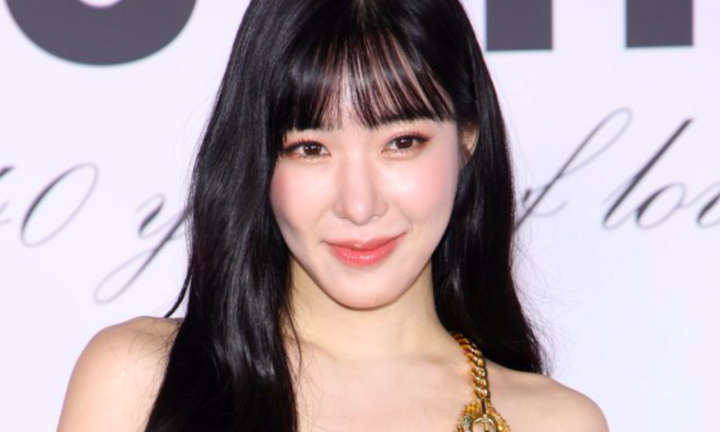 Sao Hàn 13/2: Thành viên SNSD đến Việt Nam, Song Hye Kyo hiếm hoi khoe vai trần