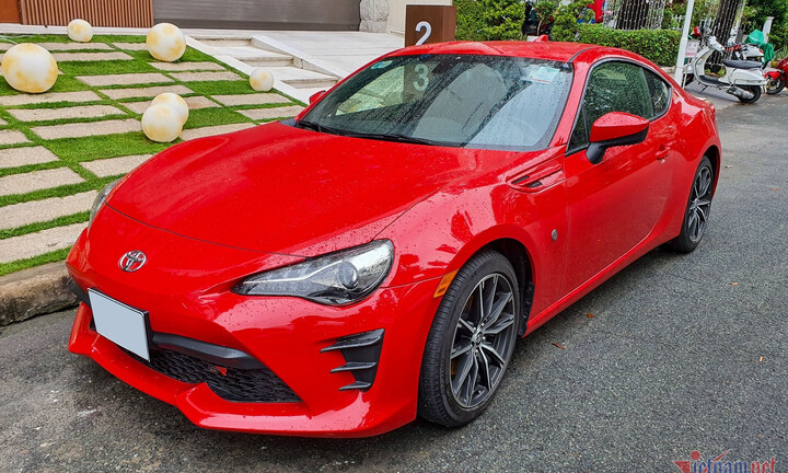 Toyota 86 của doanh nhân Nguyễn Quốc Cường có gì đặc biệt?