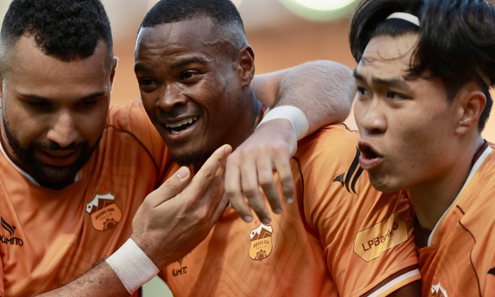 Video: Bàn thằng của ngoại binh 35 tuổi giúp HAGL thoát thua Bình Định