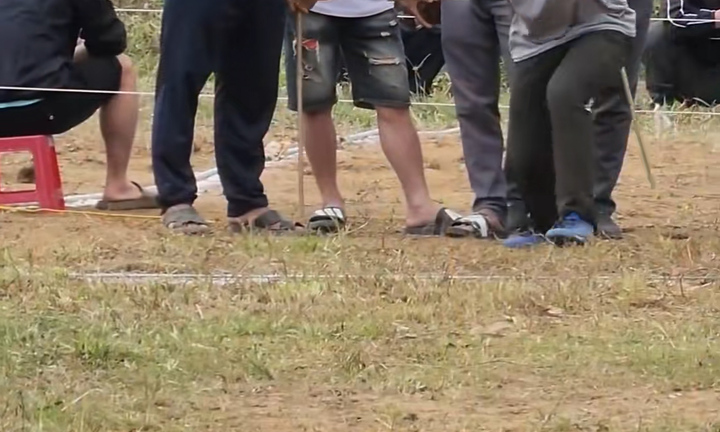 Chơi đánh cù tuyệt đỉnh, chàng trai H'Mông gây sốt mạng xã hội 