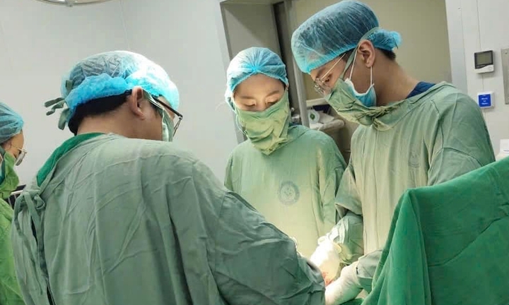 Vỡ tử cung do khoảng cách 4 lần mang thai quá gần